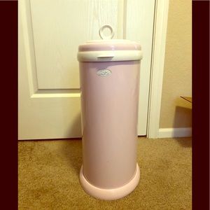 ❌❌sold❌❌ sold ❌❌Ubbi pink diaper pail